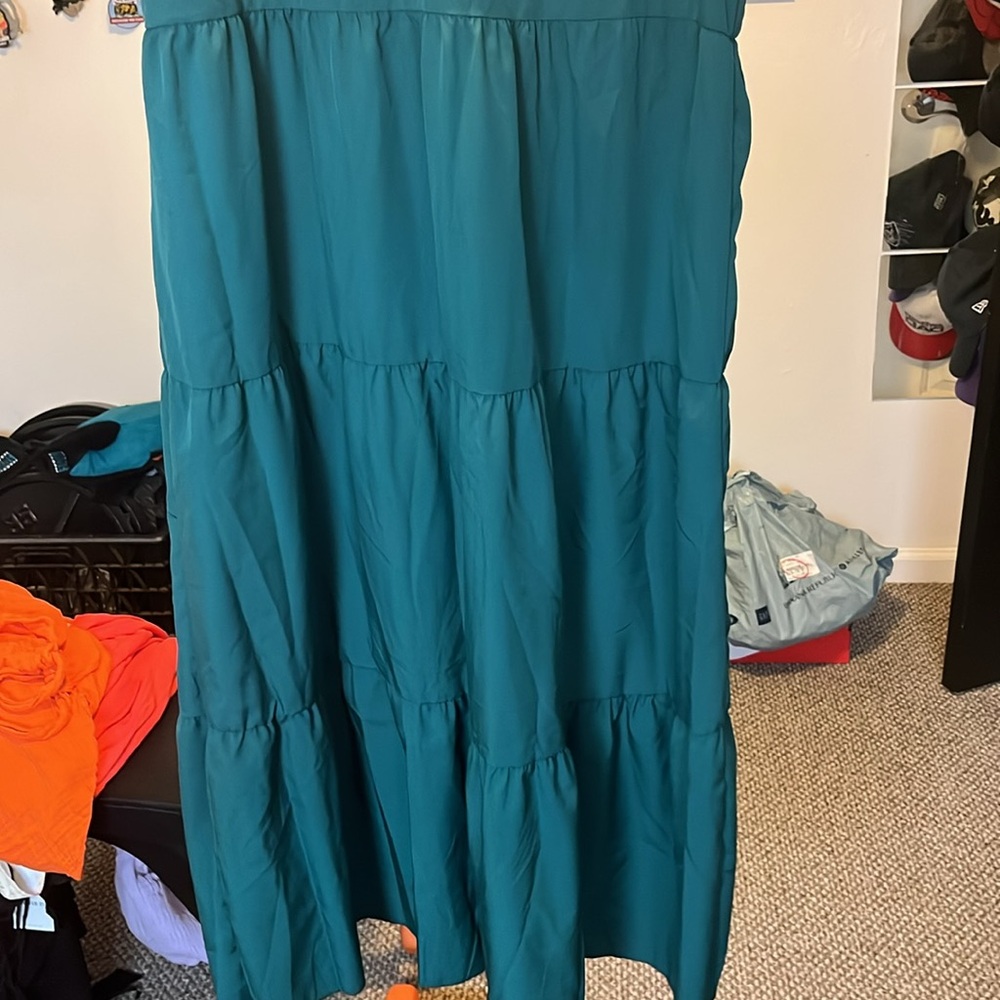 Green Ruffle Sleeve Dress - Picture 3 of 3